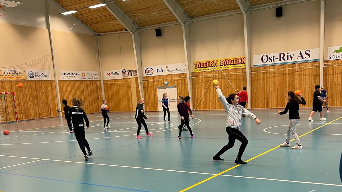 Moro med håndballskole hos Flåværingen