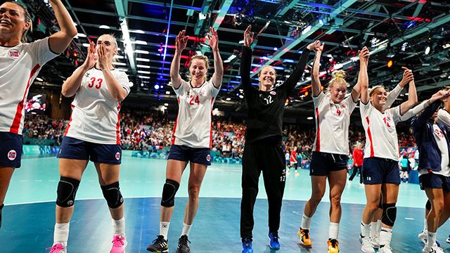 Paris, Frankrike 20240728. 
Norge med seier  under gruppespillet i håndball for kvinner mellom Danmark og Norge på South Paris Arena 6 under OL i Paris 2024.
Foto: Beate Oma Dahle / NTB