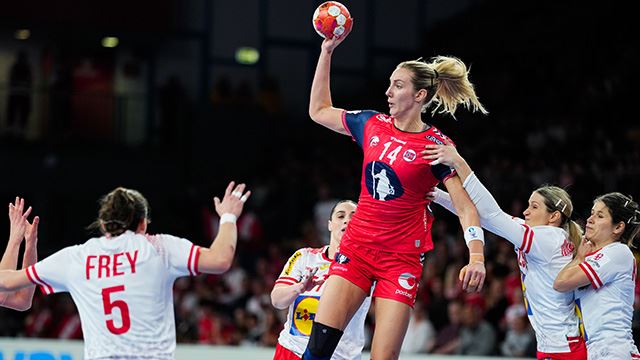 Innsbruck, Østerrike 20241130. 
Norges Kristine Breistøl under gruppespillkampen i håndball-EM for kvinner mellom Norge og Østerrike i Olympiahalle.
Foto: Beate Oma Dahle / NTB