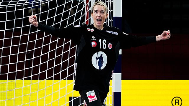 Oslo 20241207. 
Norges målvakt Katrine Lunde under hovedrunden i håndball-EM for kvinner mellom Nederland og Norge i Wiener Stadthalle.
Foto: Beate Oma Dahle / NTB