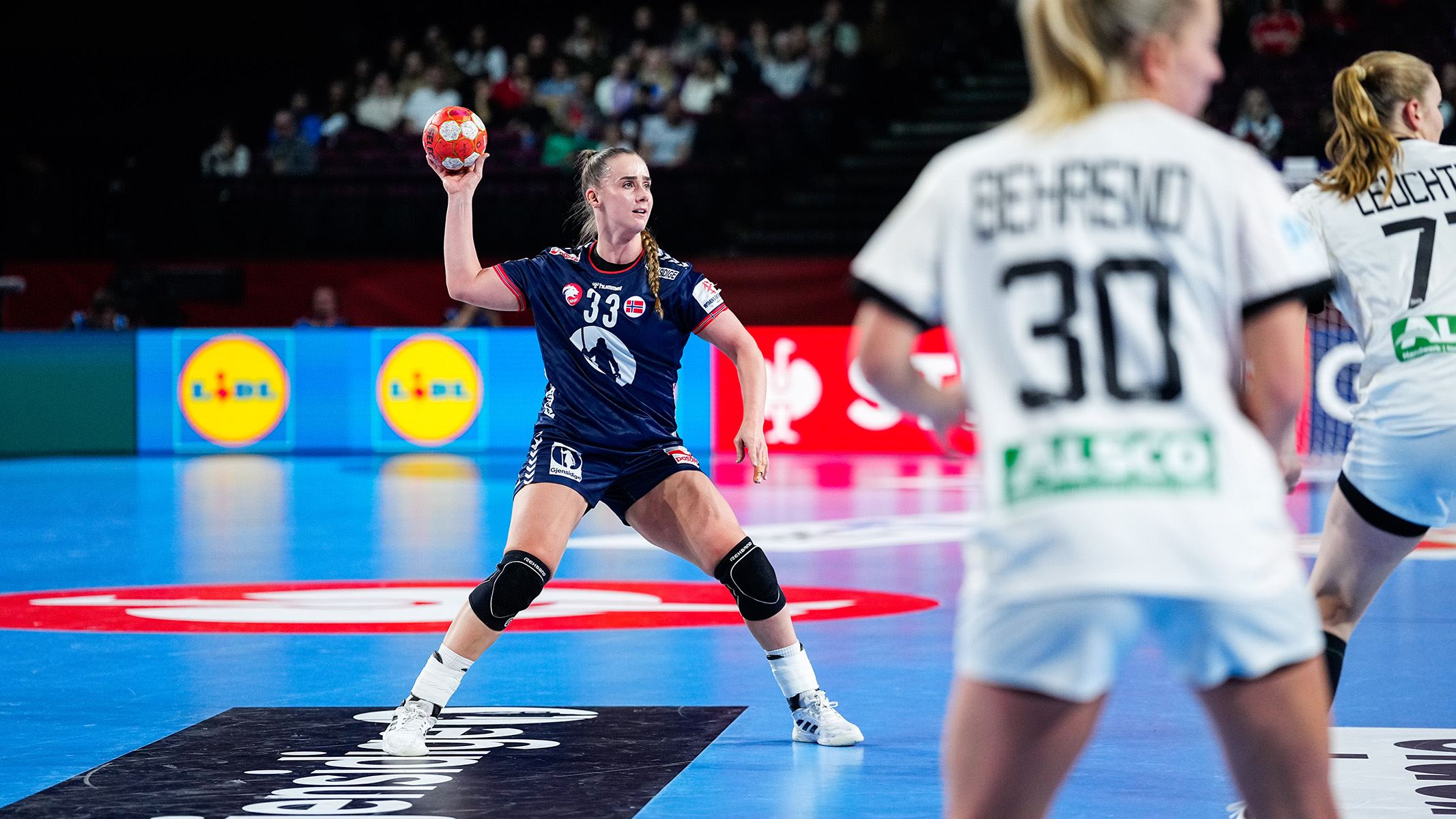 Wien, Østerrike 20241209. 
Norges Thale Rushfeldt Deila under hovedrunden i håndball-EM for kvinner mellom Norge og Tyskland i Wiener Stadthalle.
Foto: Beate Oma Dahle / NTB