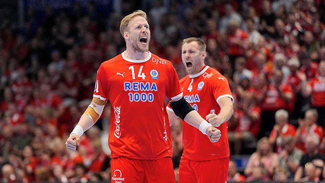 Trondheim 20240529. 
Elverums Magnus Gullerud og Vetle Eck Aga under håndballkampen i sluttspillet mellom Kolstad og Elverum i Kolstad Arena.
Foto: Ole Martin Wold / NTB