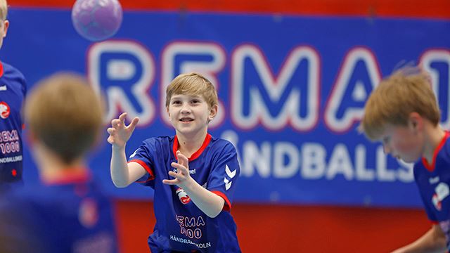 Bilder fra REMA 1000 Håndballskolen i Drammenshallen vinterferien 2023.