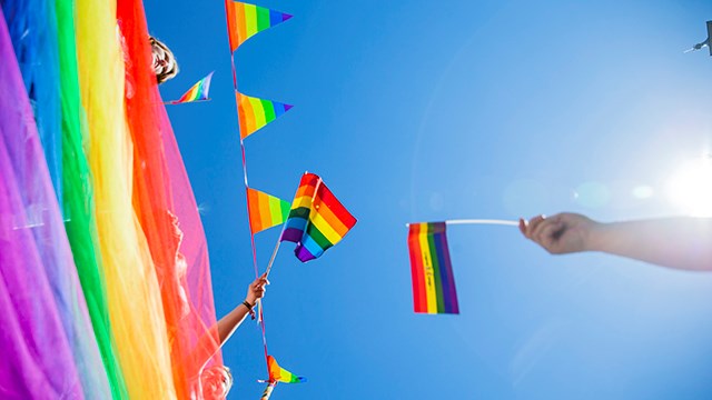 Oslo  20180630.
Regnbueflagget under Oslo Pride Parade som gikk fra Grønland til Spikersuppa.
Foto: Stian Lysberg Solum / NTB