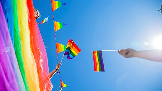 Oslo  20180630.
Regnbueflagget under Oslo Pride Parade som gikk fra Grønland til Spikersuppa.
Foto: Stian Lysberg Solum / NTB