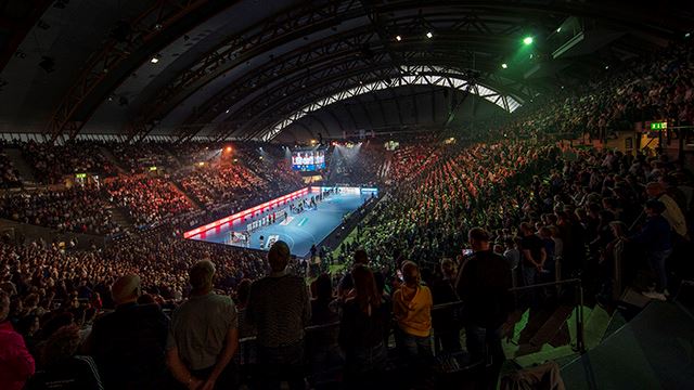 Lillehammwr 20190928. 
12 377 tilskuere var til stede og satte ny norsk rekord for antall tilskuere I Norge for hndballkamp i forbindelse med Champions League-kampen i hndball mellom Elverum og Paris Saint Germain PSG i Hkons Hall p Lillehammer
Foto: Geir Olsen / NTB