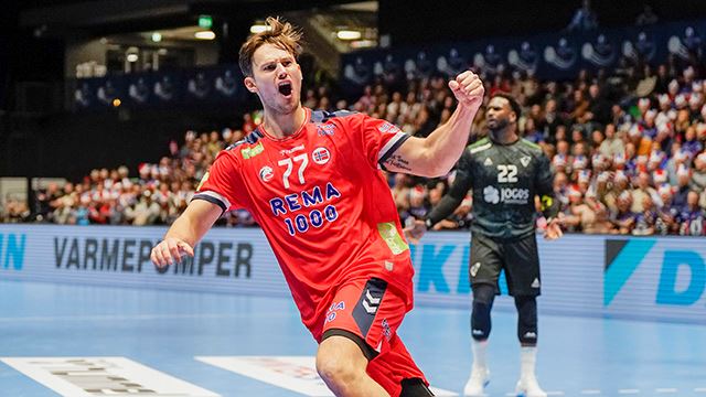 Norges Magnus Abelvik Rød under håndballandskampen mellom Norge og Portugal i Gjensidige Cup i Trondheim Spektrum torsdag.