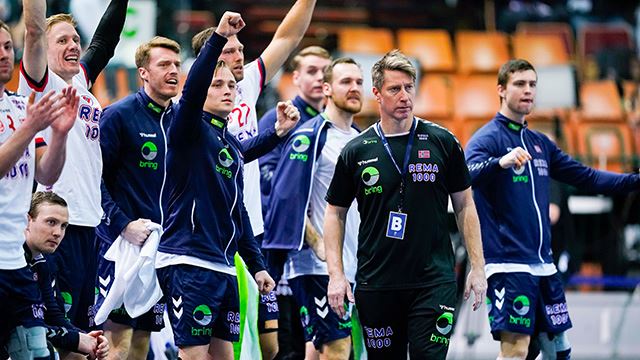 Landslagssjef Jonas Wille i VM-kampen i håndball for herrer mellom Qatar og Norge i Spodek Arena i Katowice, Polen.