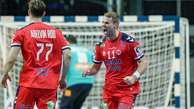 Katowice, Polen 20230119. 
Petter Øverby jubler for scoring i VM-kampen i håndball for herrer mellom Norge og Serbia i Spodek Arena i Katowice, Polen.
Foto: Stian Lysberg Solum / NTB