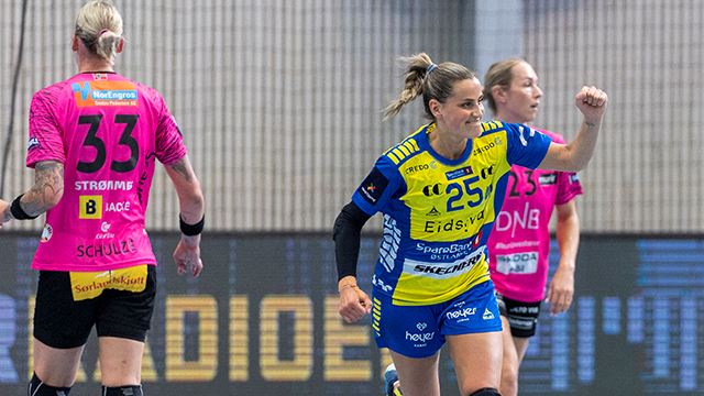 Hamar 20240524. 
Storhamar spiller Anniken Obaidli jubler etter å scoret under håndballkampen i sluttspillet mellom Storhamar og Vipers i Boligpartner Arena i Hamar.
Foto: Frederik Ringnes / NTB