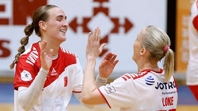 Andrea Rønning (t.v.), Heidi Løke. Foto: Svein André Svendsen