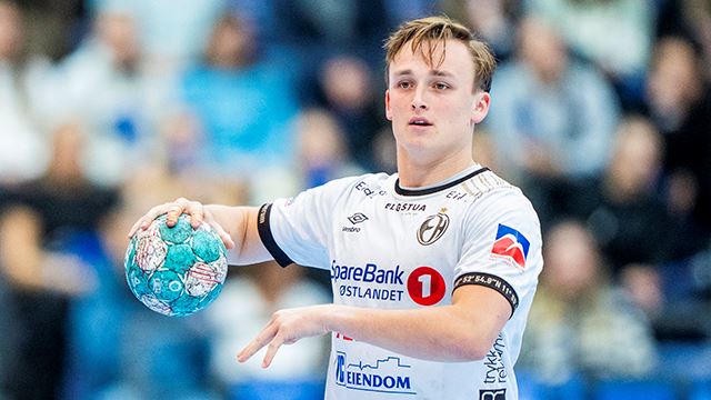 Lillehammer 20231007. 
Elverums Tobias Schjølberg Grøndahl under eliteseriekampen i håndball mellom Elverum og Kolstad i Håkons Hall.
Foto: Fredrik Varfjell / NTB