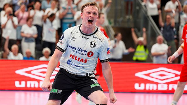 Elverum 20240525. 
Tobias Schjølberg Grøndahl under håndballkampen i sluttspillet mellom Elverum og Kolstad i Terningen Arena i Elverum.
Foto: Frederik Ringnes / NTB