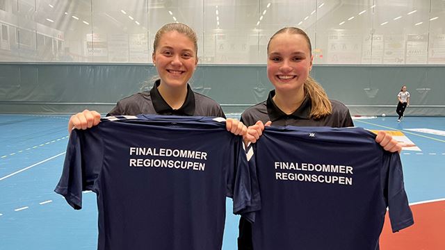 Helene Mathiesen/Julia Tverraaen Moen (Skjetten), dømte finalen i J15 mellom Tune og Fjellhammer. Dommerutvikler: Tore Hubenthal (Ole Christian Fjeld var stedfortreder i finalen)